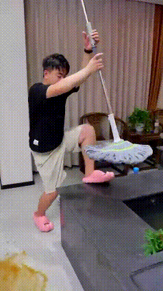 ممسحة ذاتية التنشيف